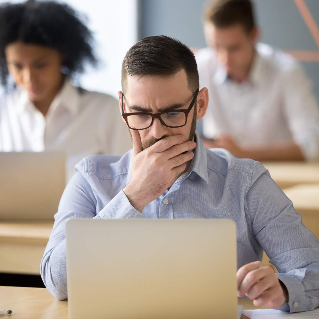 Moça solicitando a Segunda Via do Boleto Desktop