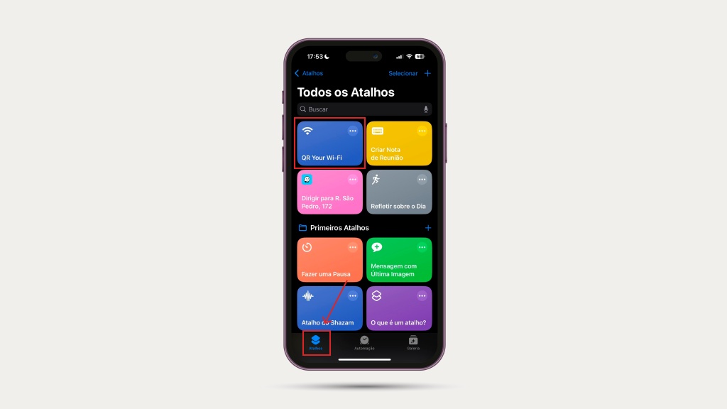 A tela de um celular iPhone com a etapa em que o usuário deve confirmar o recurso "QR Yout Wi-Fi" no aparelho para compartilhar o Wi-Fi pelo QR Code.