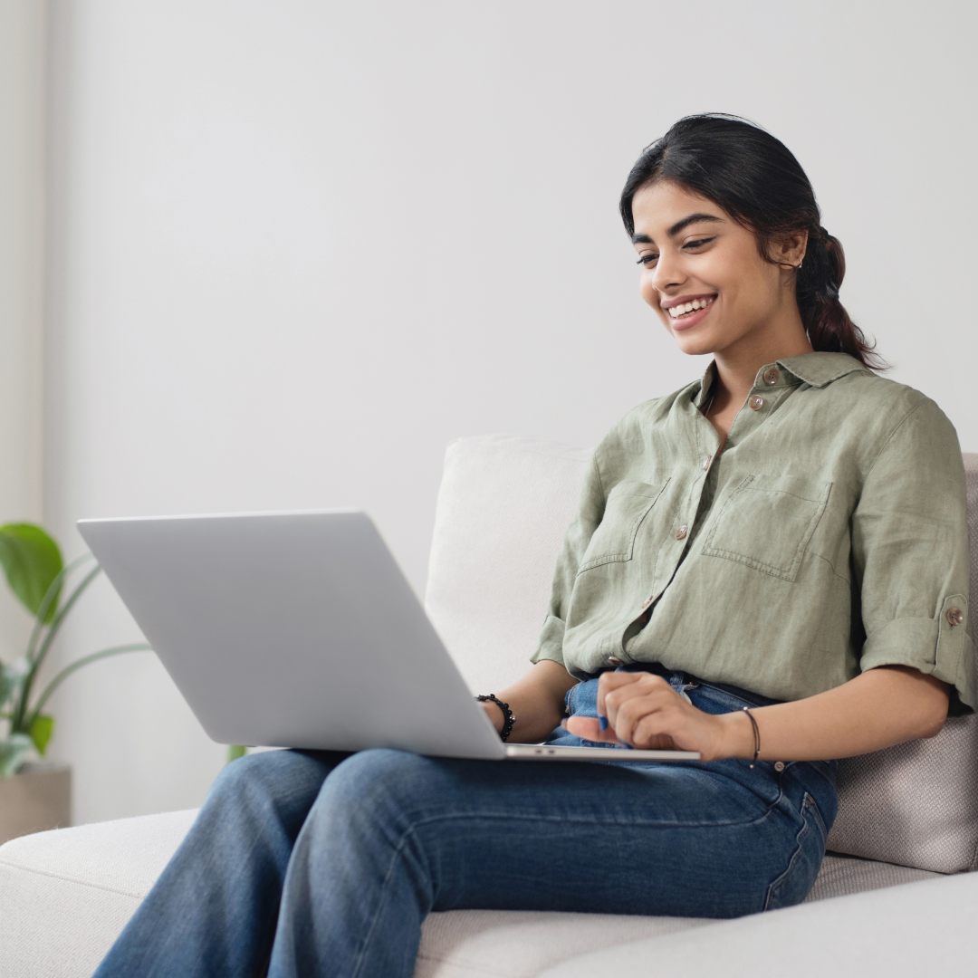 Moça solicitando a Segunda Via do Boleto Desktop