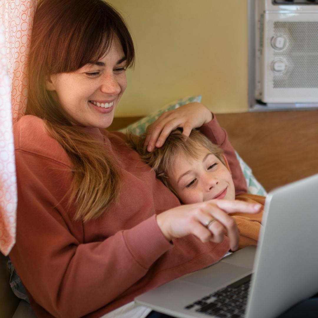 Moça solicitando a Segunda Via do Boleto Desktop