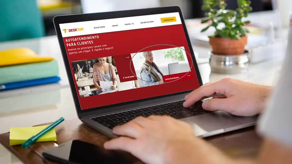 Para ter acesso a Área do Cliente Desktop o usuário só precisa do número do cliente e senha.
