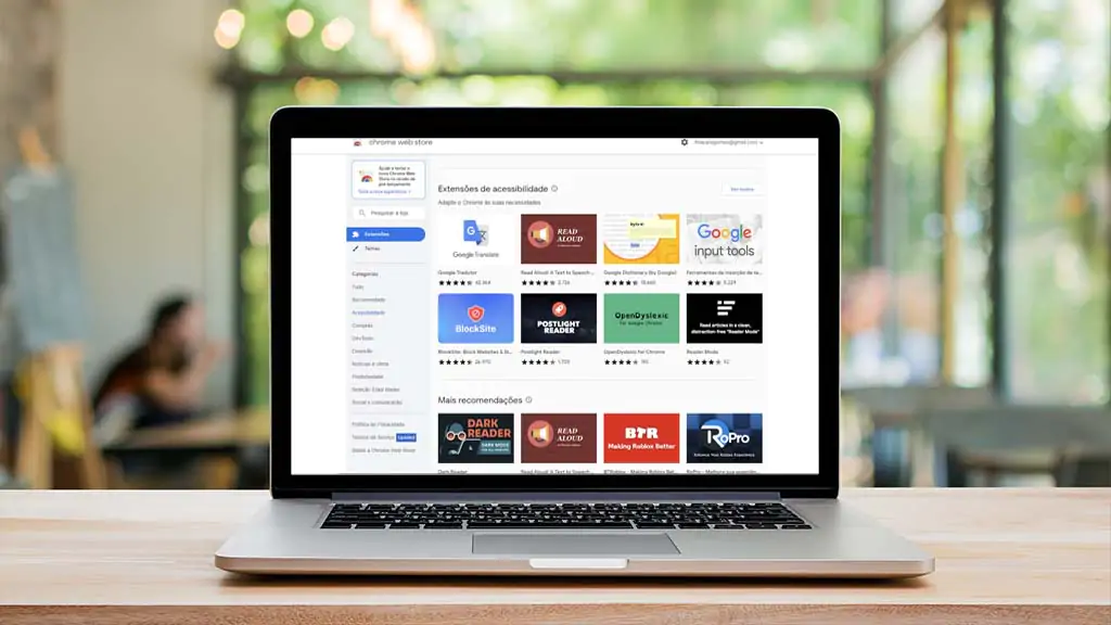 A tela de um notebook, nela a imagem de várias extensões do Google Chrome